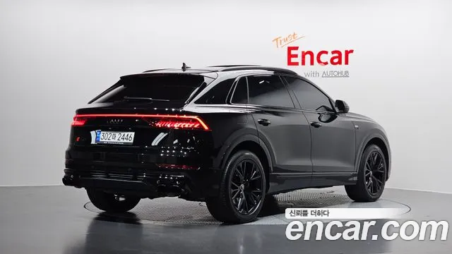 Фотография автомобиля — Audi Q8 4M