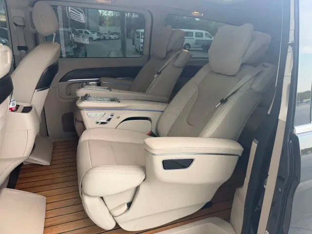 Mercedes-Benz V-Class — Фото автомобиля 6
