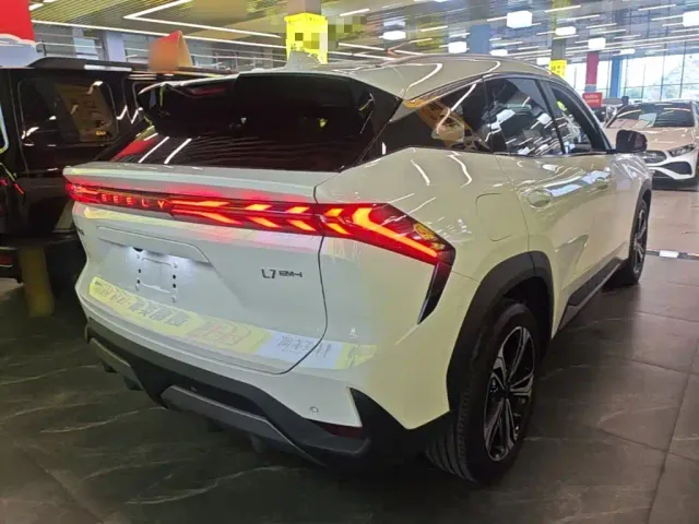 Geely Galaxy L7 — Фото автомобиля 6