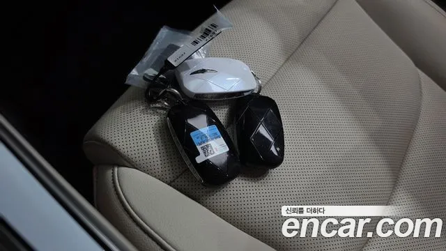 Genesis GV70 — Фото автомобиля 21