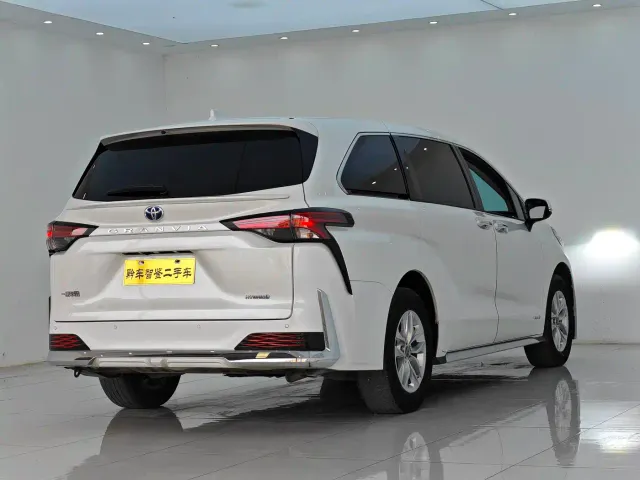 Toyota Granvia — Фото автомобиля 6