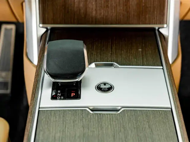 Land Rover Range Rover — Фото автомобиля 15