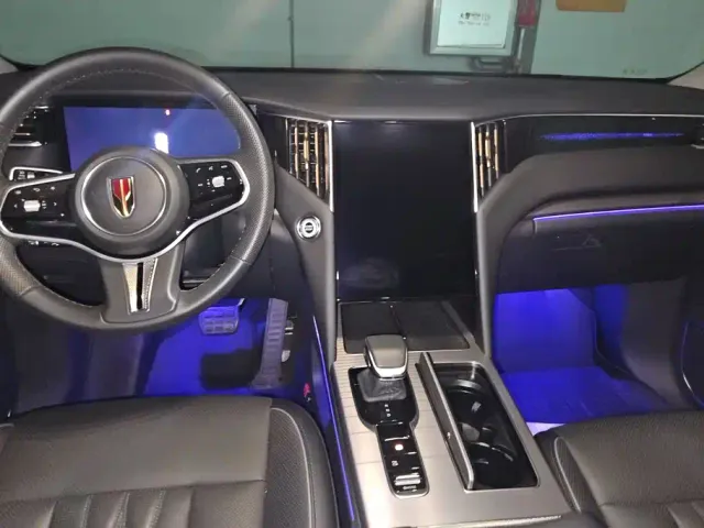 Hongqi HS7 PHEV — Фото автомобиля 12