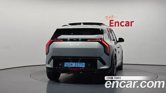 Kia EV3 Long Range 2WD — Фото автомобиля 2