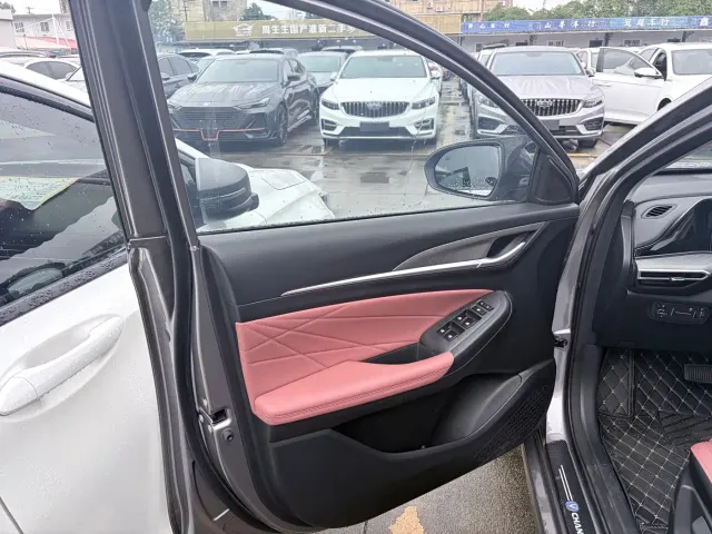 Changan Eado — Фото автомобиля 4