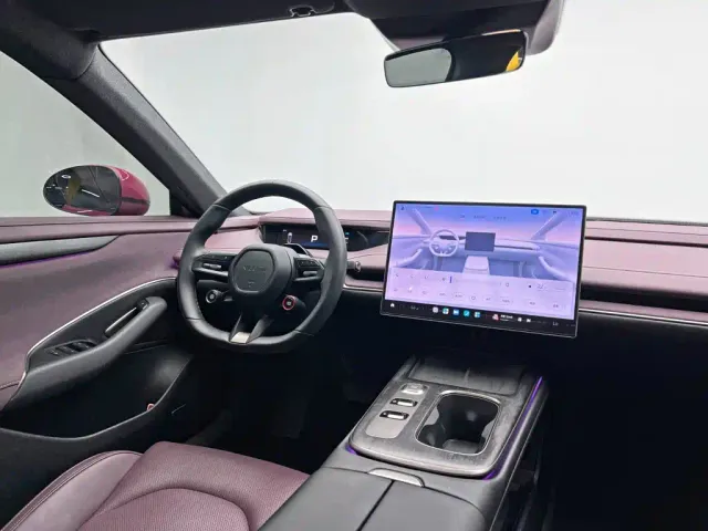 Xiaomi SU7 — Фото автомобиля 27