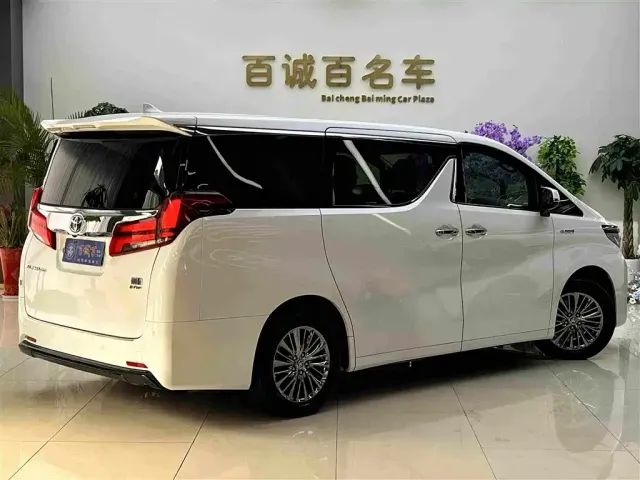 Toyota Alphard — Фото автомобиля 5