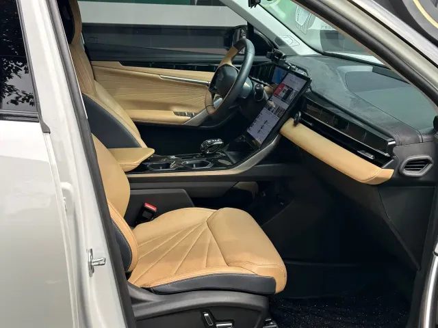 Geely Boyue L — Фото автомобиля 5