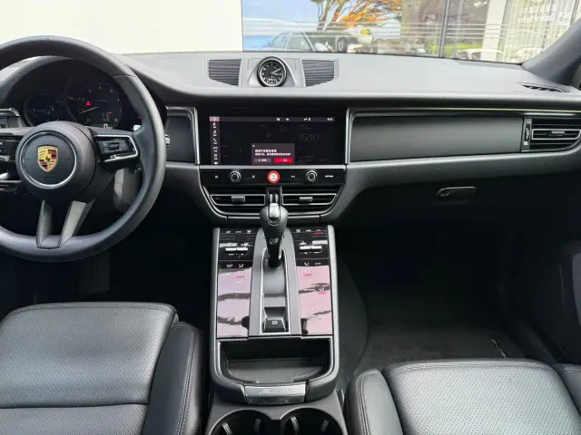 Porsche Macan — Фото автомобиля 12
