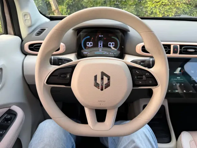 Leapmotor T03 — Фото автомобиля 12