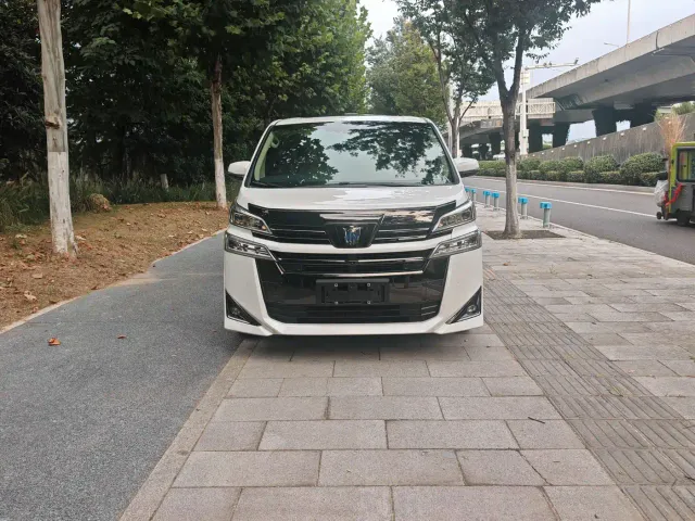 Toyota Vellfire — Фото автомобиля 6