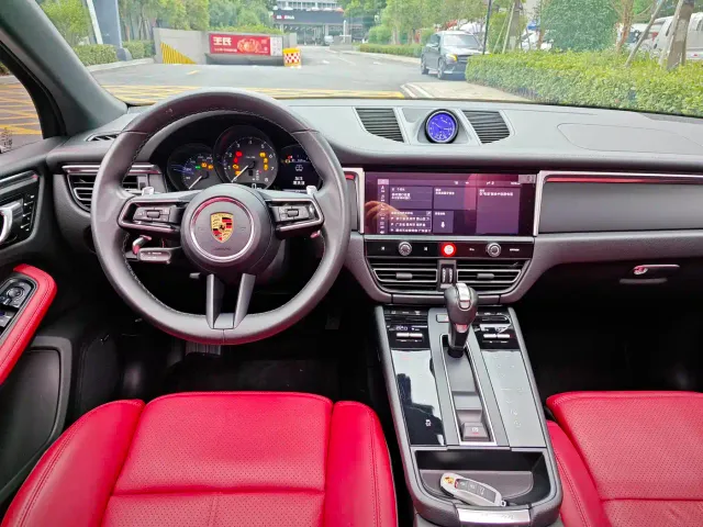 Porsche Macan — Фото автомобиля 9