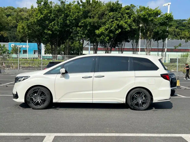 Honda Odyssey — Фото автомобиля 4
