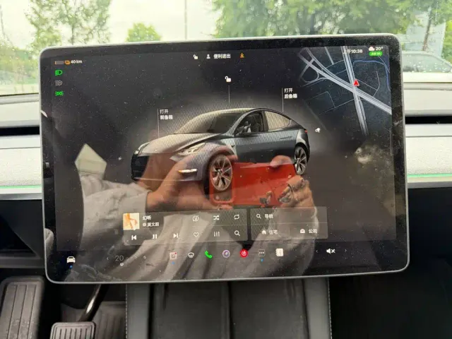 Tesla Model Y — Фото автомобиля 9