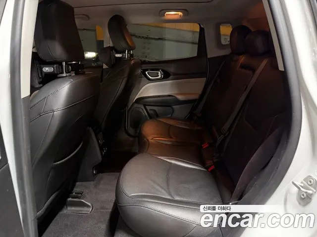Jeep Compass 2nd Gen — Фото автомобиля 11