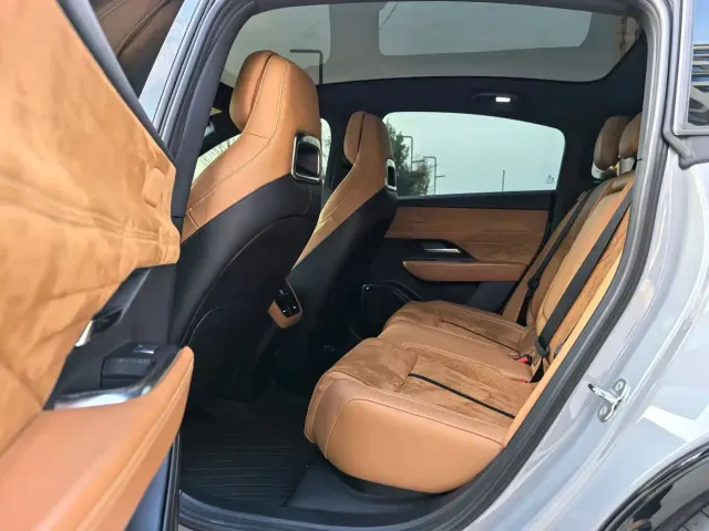 Mazda EZ-6 — Фото автомобиля 5