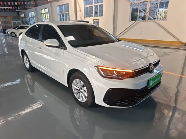 Volkswagen Lavida — Фото автомобиля 3