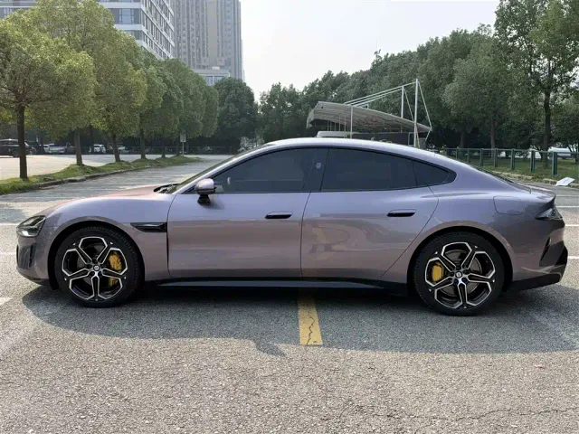 Xiaomi SU7 — Фото автомобиля 8