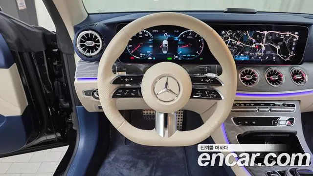 Mercedes-Benz E-Class — Фото автомобиля 11