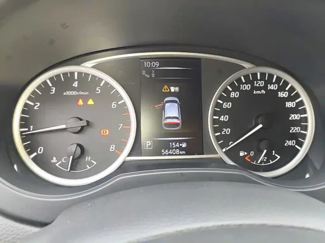 Nissan Tiida — Фото автомобиля 11