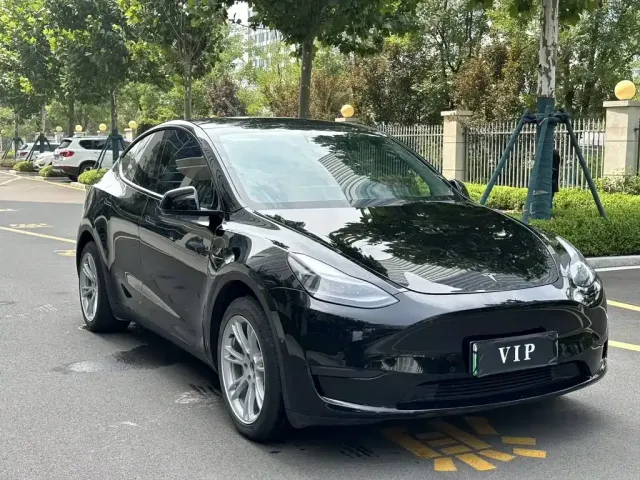 Tesla Model Y 2022 Facelift Rear-Wheel Drive Version — Фото автомобиля 3