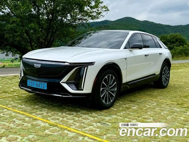 Фотография автомобиля — Cadillac Lyriq