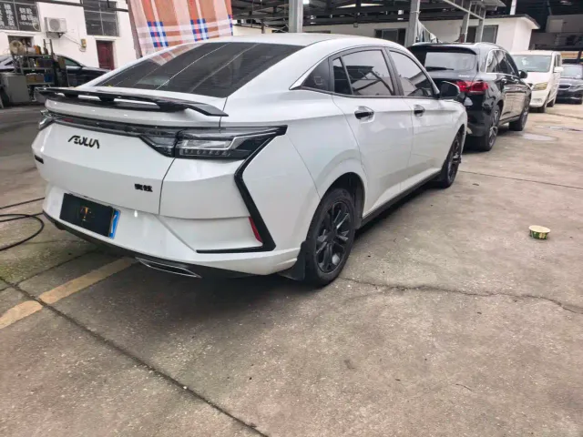 Dongfeng Yixuan — Фото автомобиля 9