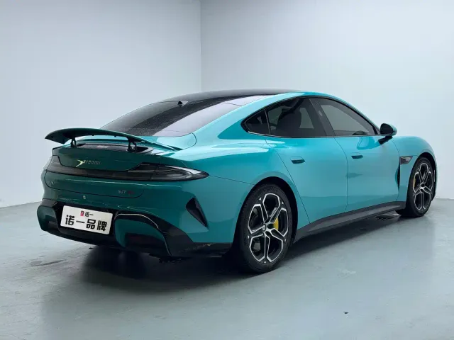 Xiaomi SU7 — Фото автомобиля 4