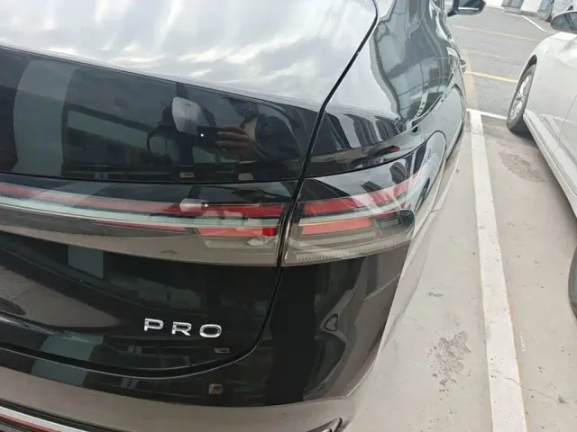 Volkswagen Passat — Фото автомобиля 7