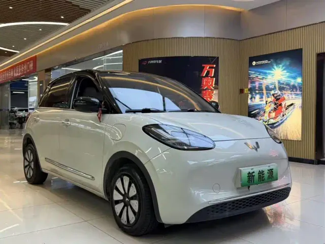 Wuling Bingo — Фото автомобиля 3