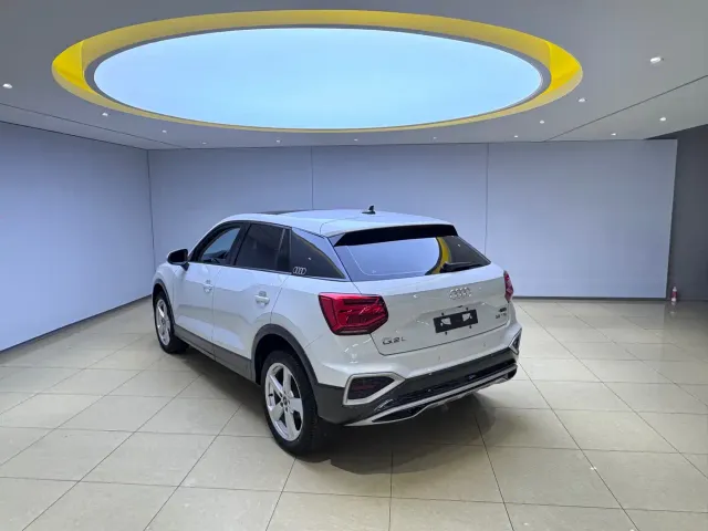 Audi Q2L — Фото автомобиля 4