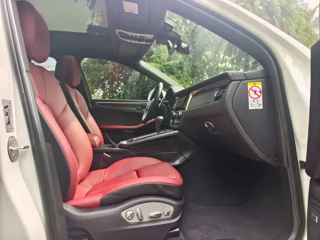 Porsche Macan — Фото автомобиля 11