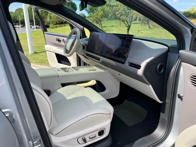 Li Auto i6 — Фото автомобиля 13