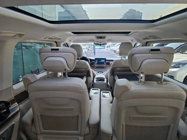 Mercedes-Benz V-Class — Фото автомобиля 12