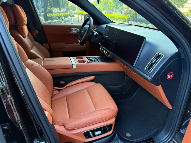 Li Auto L7 — Фото автомобиля 13