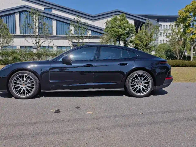 Porsche Panamera — Фото автомобиля 2