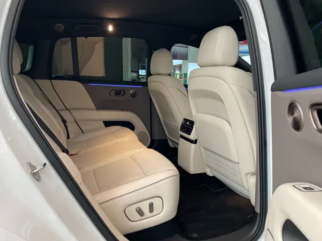 Li Auto i6 — Фото автомобиля 11