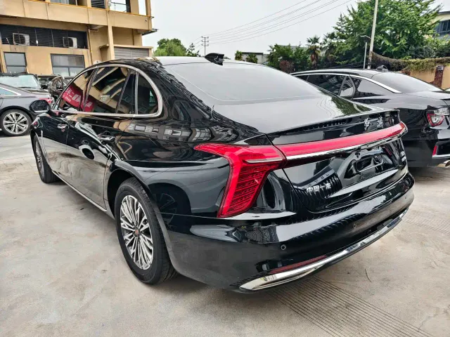 Hongqi H5 — Фото автомобиля 15