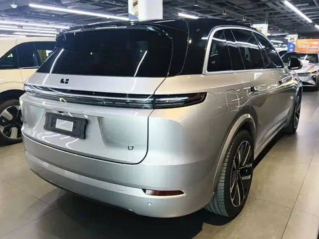 Li Auto L7 — Фото автомобиля 6