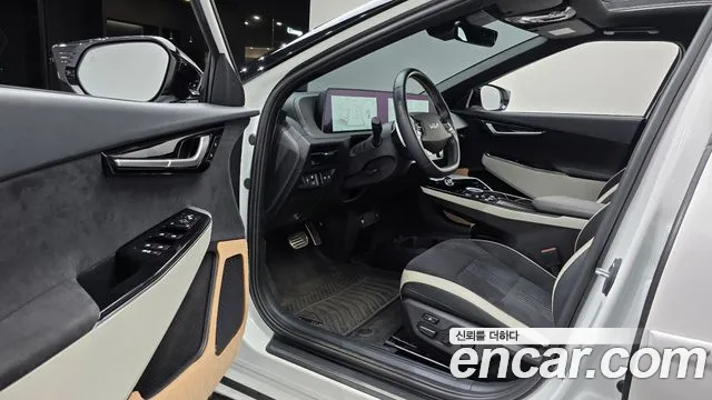 Kia EV6 — Фото автомобиля 10