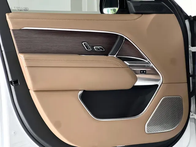 Land Rover Range Rover — Фото автомобиля 16