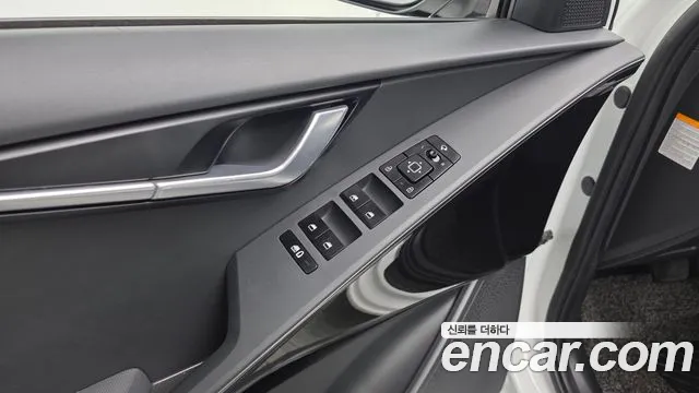 Kia Niro The All New — Фото автомобиля 25