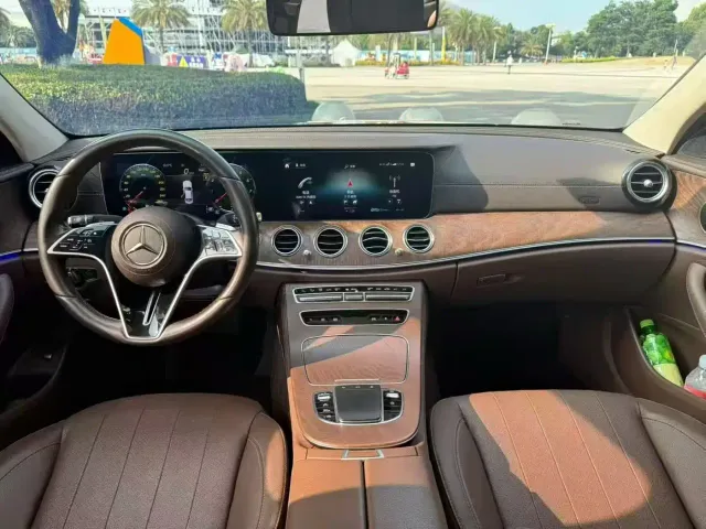 Mercedes-Benz E-Class — Фото автомобиля 5