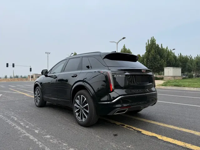 Cadillac XT5 — Фото автомобиля 9