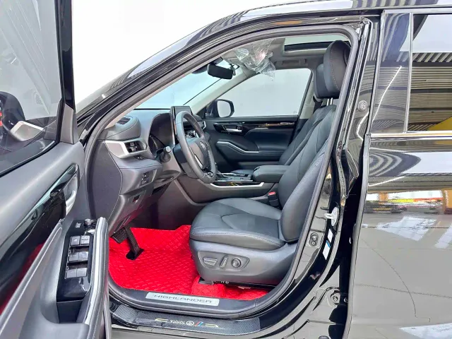 Toyota Highlander — Фото автомобиля 9