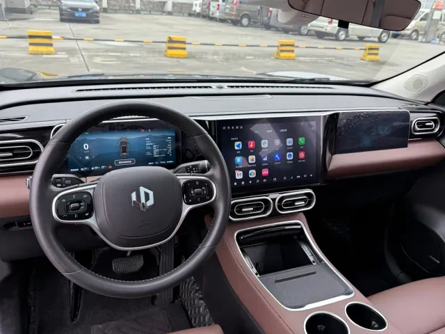 Leapmotor C11 — Фото автомобиля 7