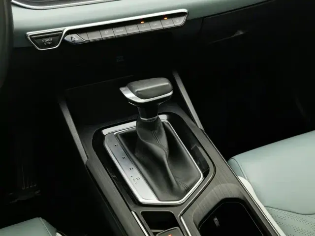 Geely Emgrand S — Фото автомобиля 13