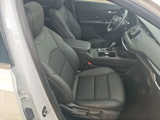 Cadillac XT4 — Фото автомобиля 24