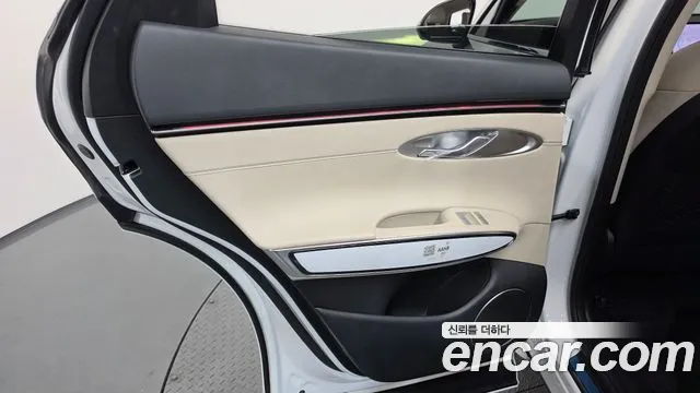 Genesis GV70 — Фото автомобиля 14