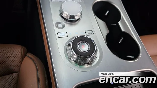 Genesis GV70 — Фото автомобиля 9